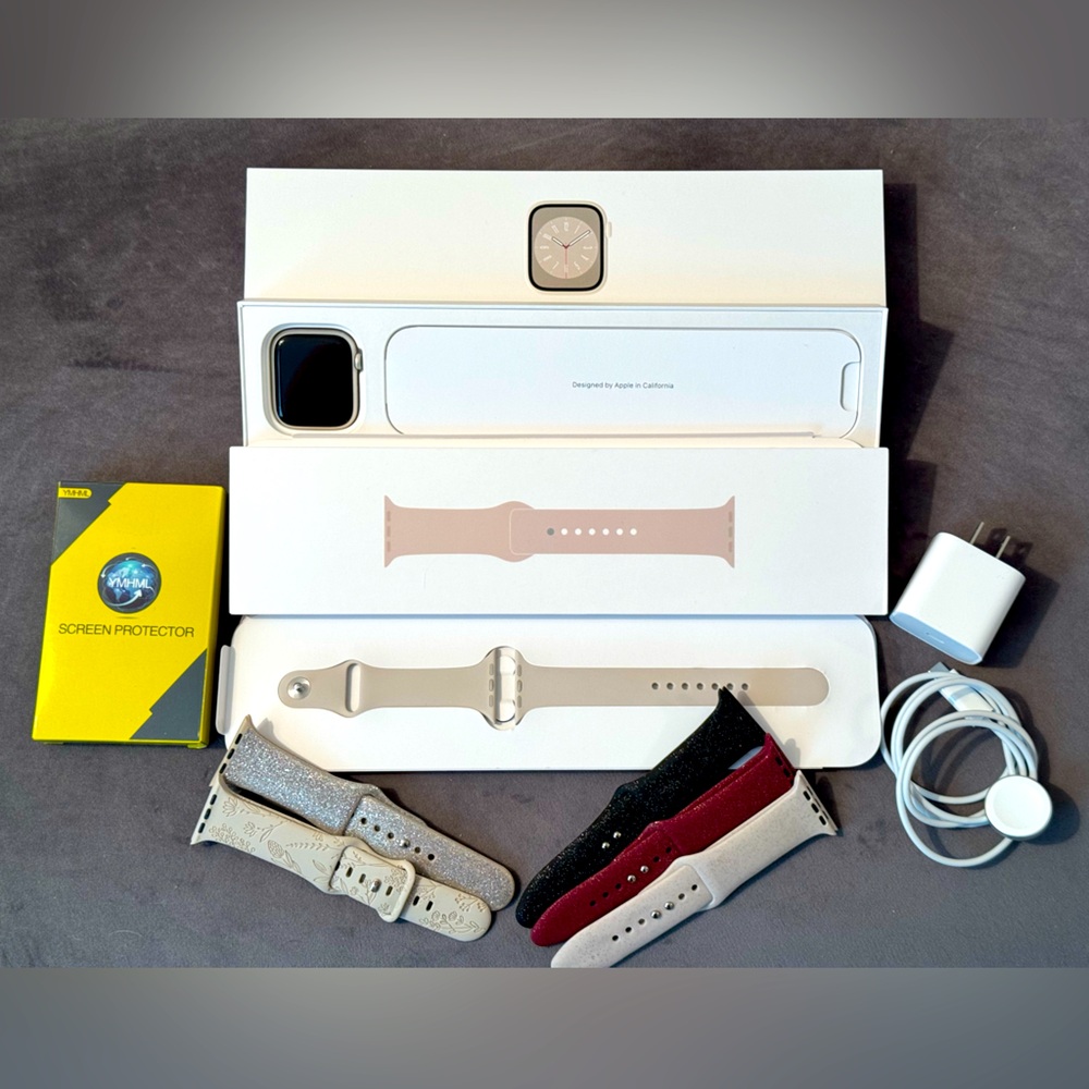 Apple Watch Series 8 (GPS) 45 mm Aluminum Case with Starlight Sport Band - EUC
